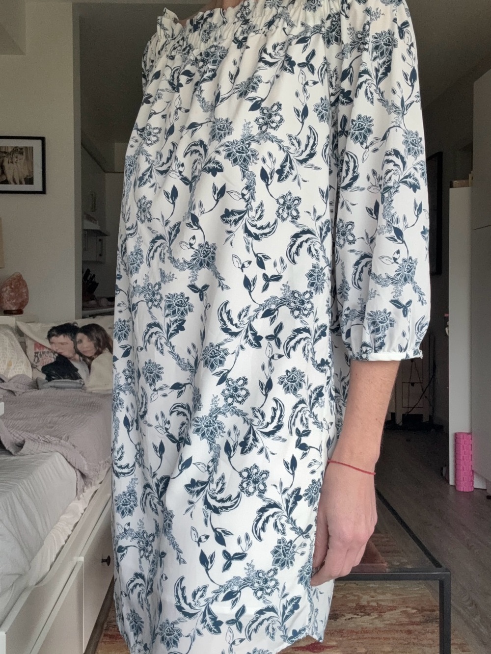 Banana Republic beautiful off the shoulder floral shift dress . Size 8 - Picture 6 of 8